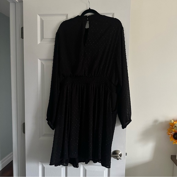 Size 3 (22-24) Torrid Black Mini Clip Dot Blouson Sleeve Dress - Picture 6 of 8